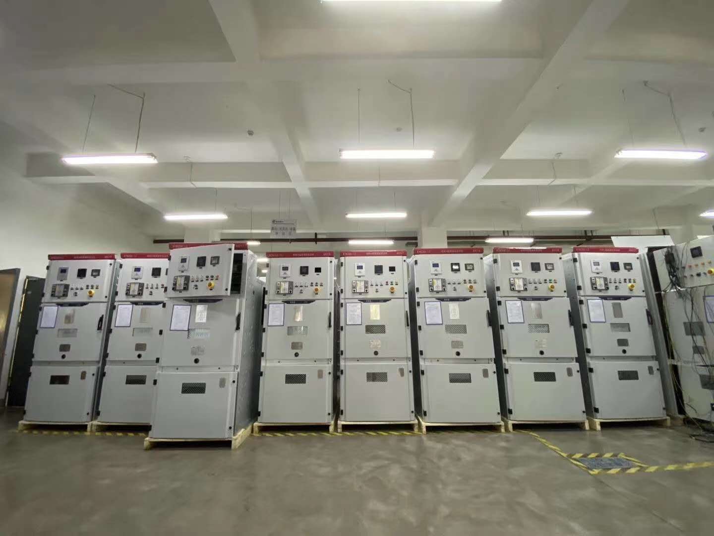 礦場、破碎機(jī)設(shè)備—高壓固態(tài)軟起動一體機(jī)(圖2)